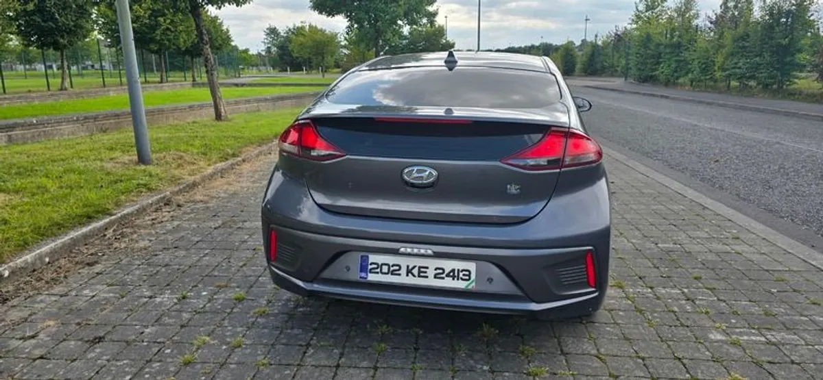 2020 HYUNDAI IONIQ 1.6 PETROL-HYBRID - NCT & TAX - Image 4