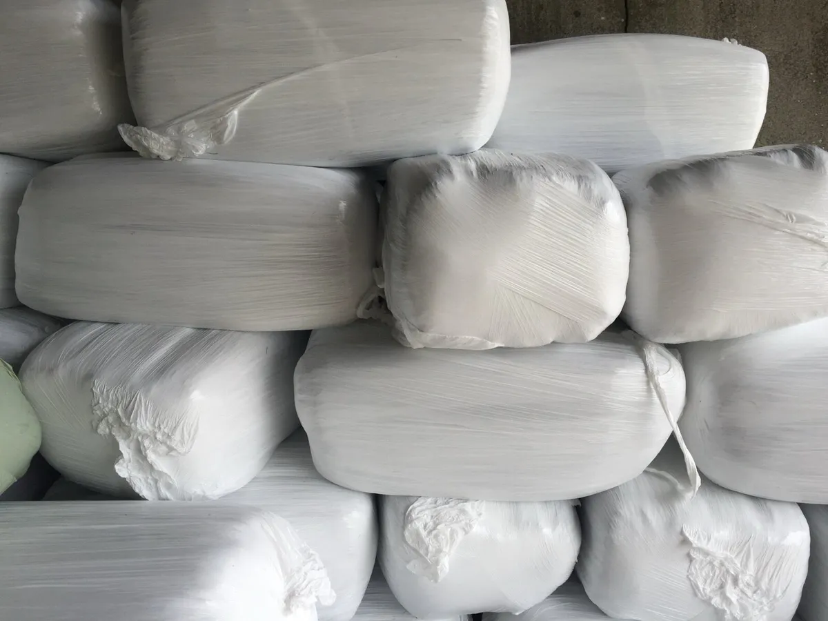 Small square bales of haylage - Image 1