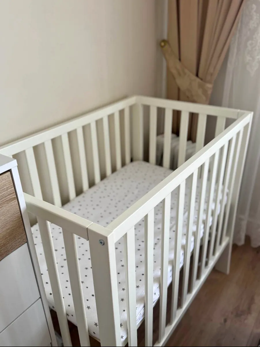 Mamas & Papas Petit cot with Mattress - Image 1