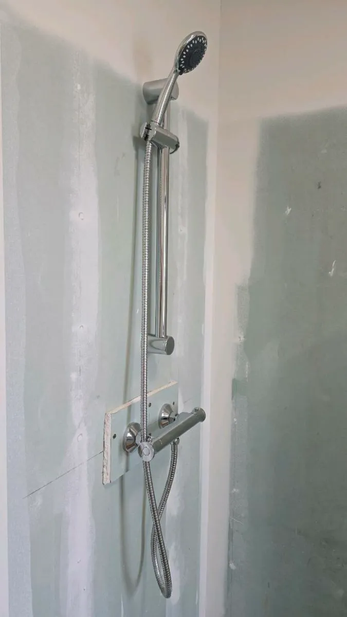 Bathroom Fixtures – Free to Collect - Image 1