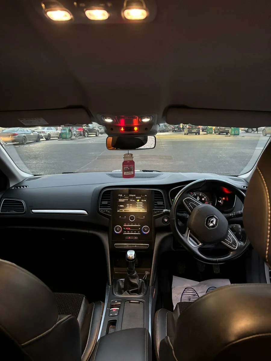 Car - Image 2