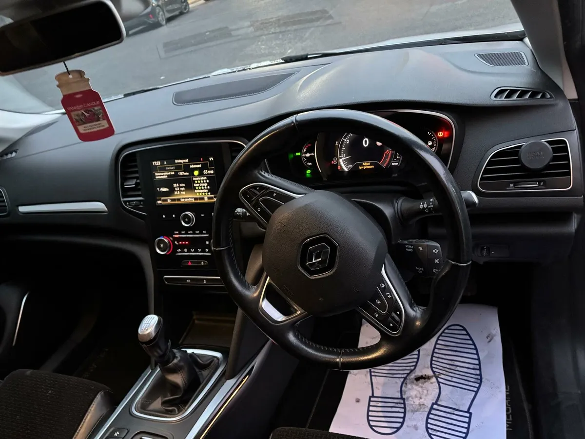 Car - Image 3