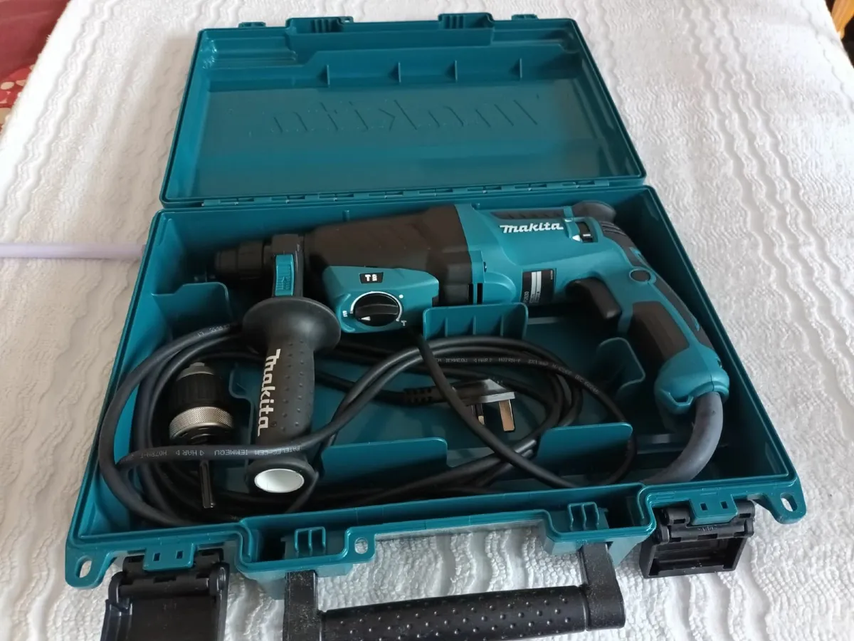 Makita combination hammer action drill - Image 1