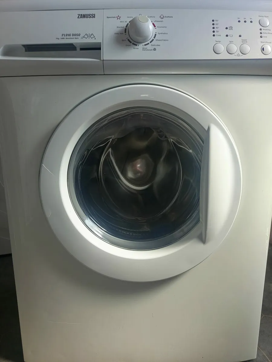 Washing machine - Image 1
