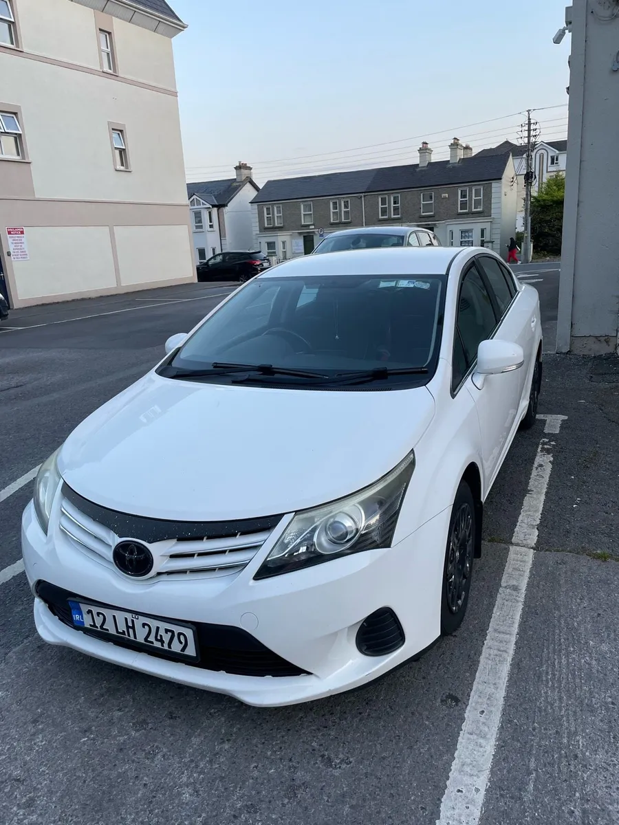 Toyota Avensis 2012 - Image 1
