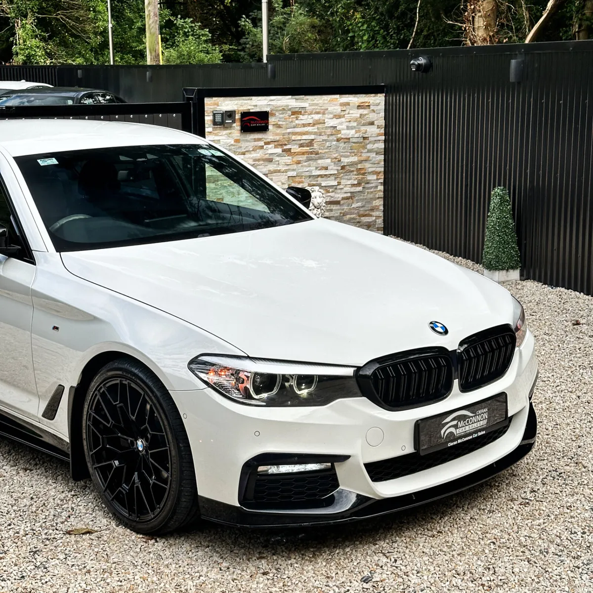 2017 (172) BMW 520D MSPORT XDRIVE - Image 2