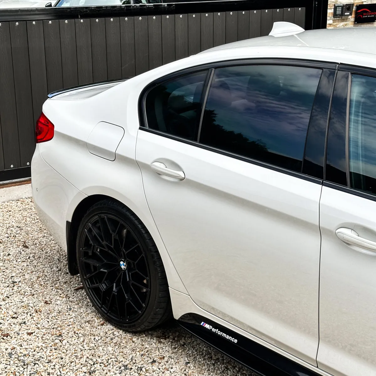 2017 (172) BMW 520D MSPORT XDRIVE - Image 4