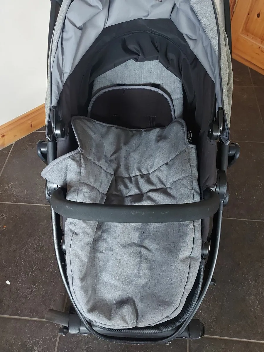Graco 3 in 1 Travel set and isofix - Image 3