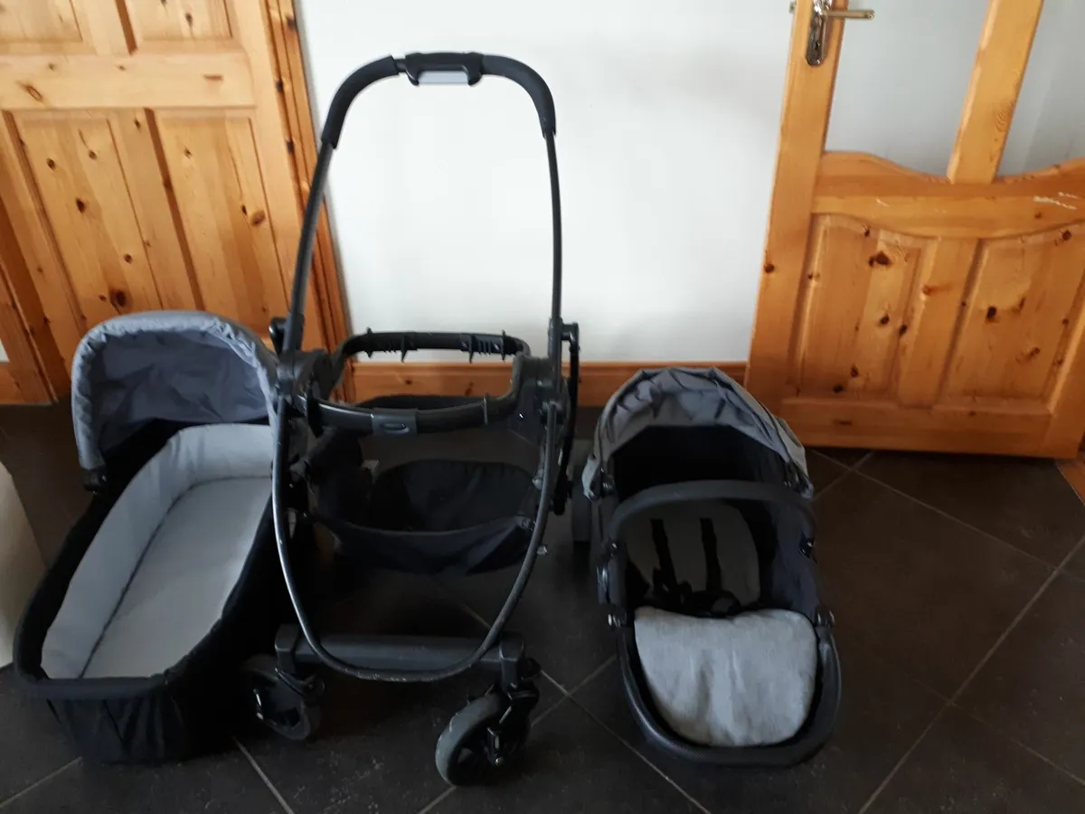 Graco 3 in 1 Travel set and isofix - Image 2
