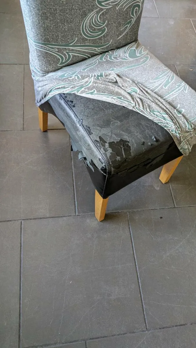 Dinning chairs - Image 2