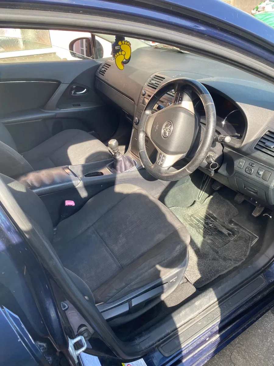 Toyota Avensis 2009 - Image 2
