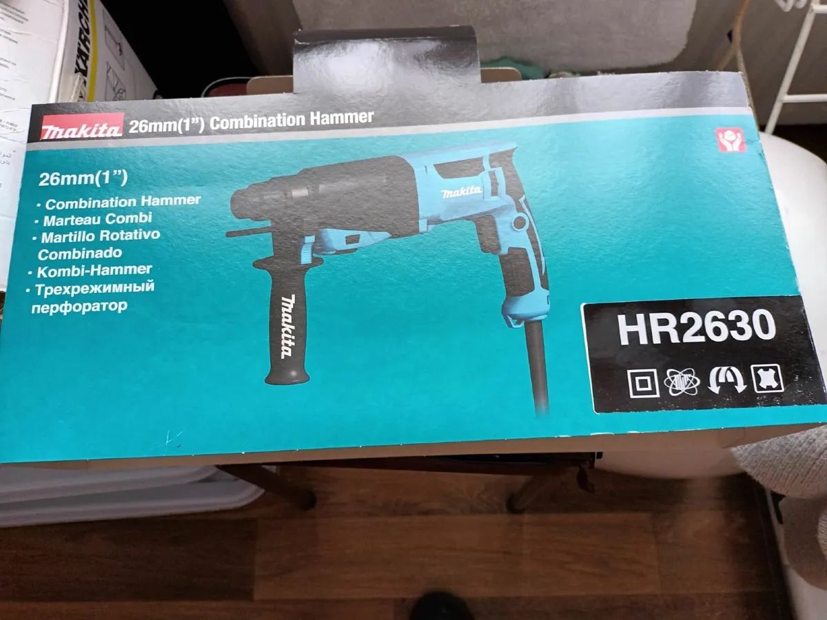 Makita combination hammer action drill - Image 3