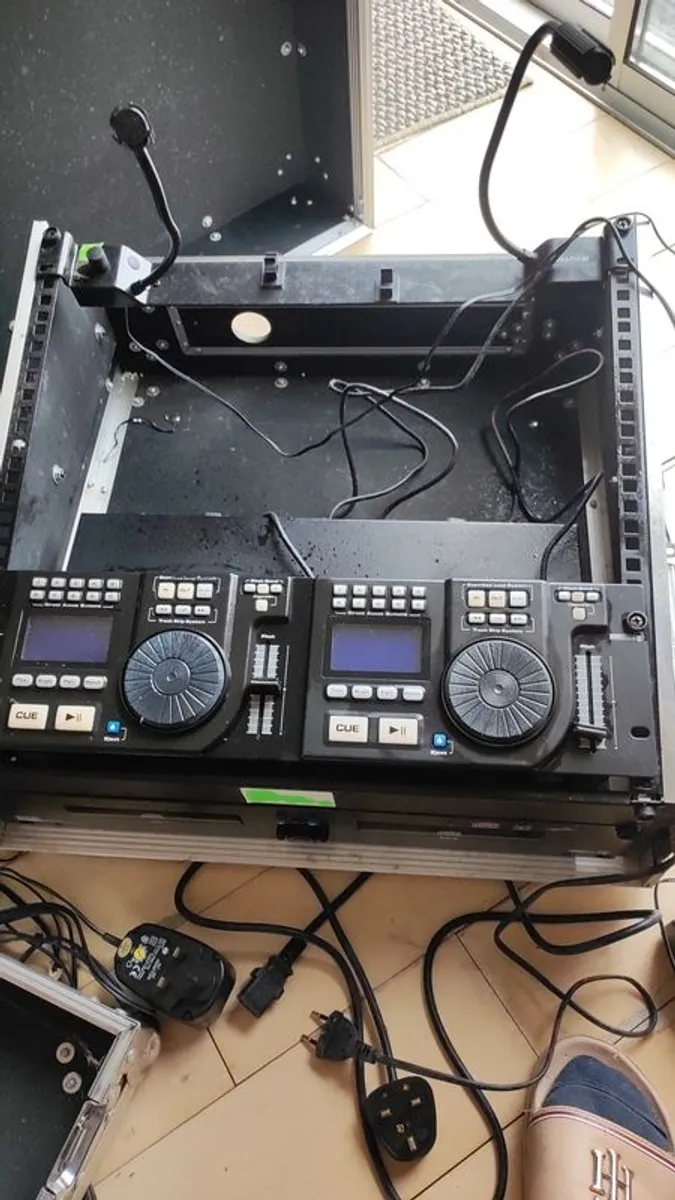 Dj - Image 1