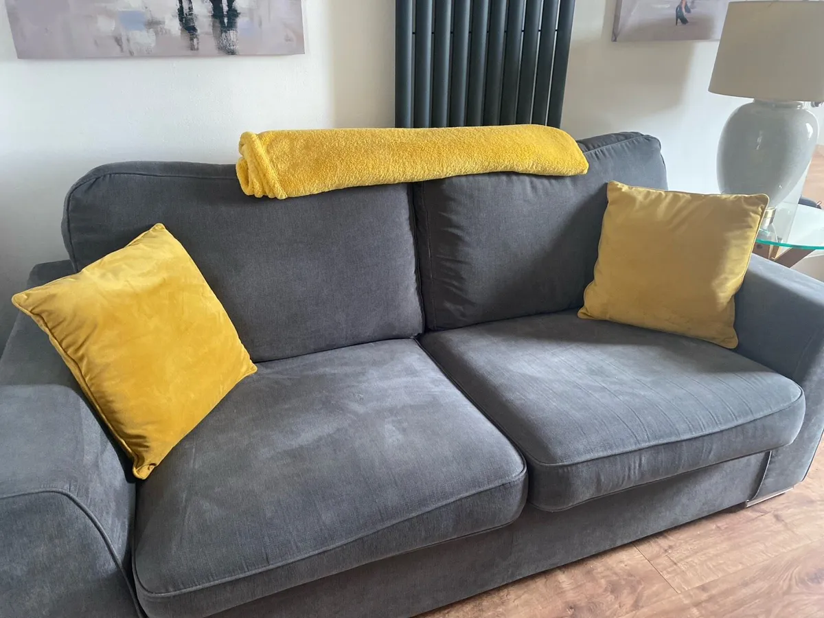 Couch - Image 2
