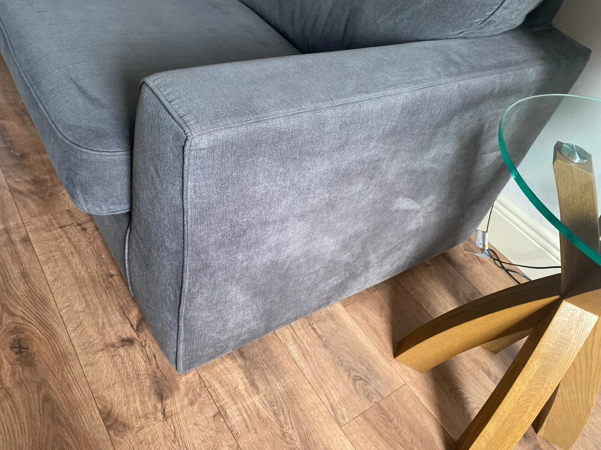 Couch - Image 4
