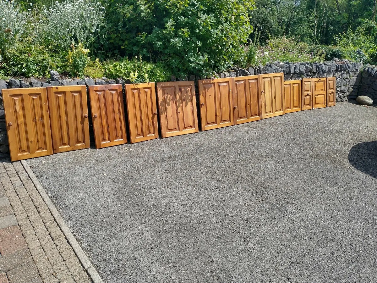 Kitchen cabinet doors