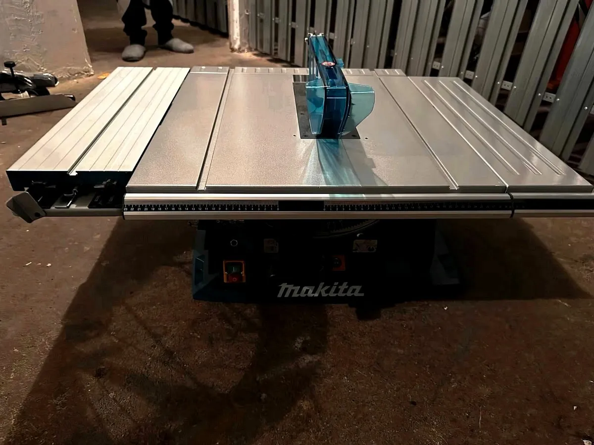 Makita table saw MLT 100 new condition - Image 2