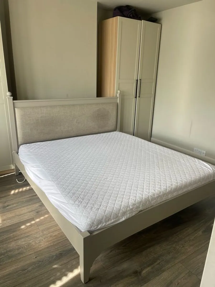 superking bed - Image 1