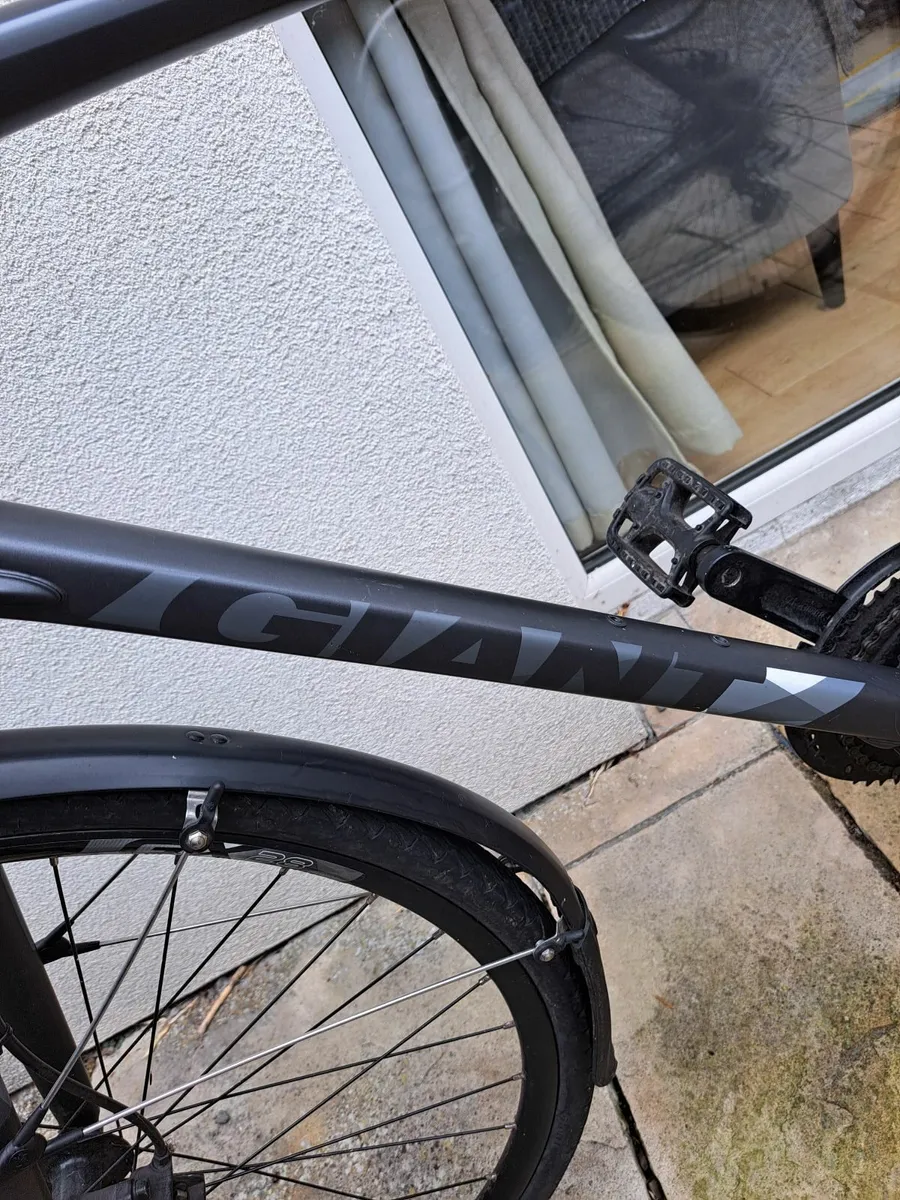 Men's Giant Escape Bicycle - Image 2