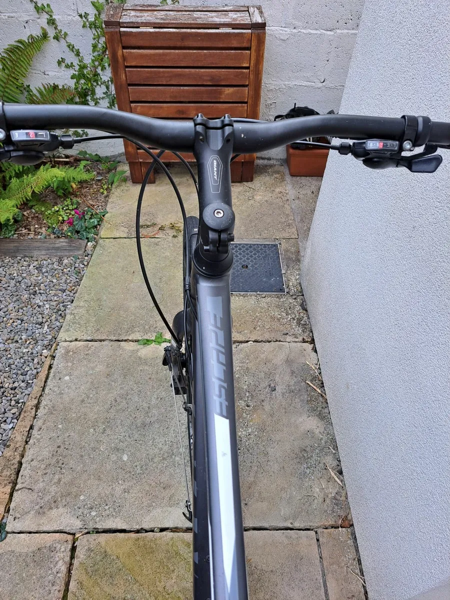 Men's Giant Escape Bicycle - Image 4