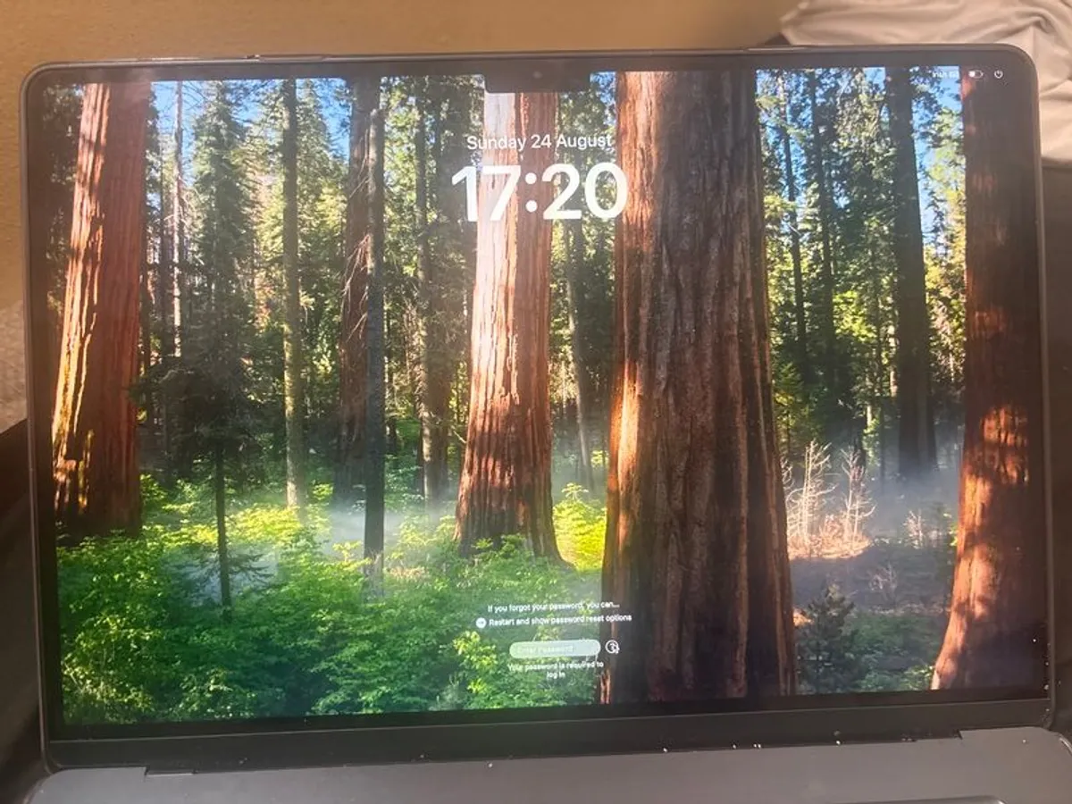 MacBook Air 2023 15 inch Midnight Blue 256GB - Image 1