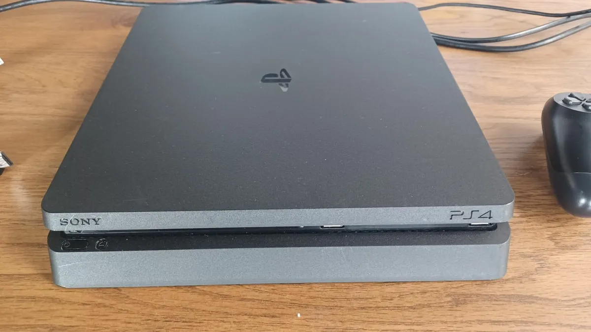 PlayStation 4 slim €120 ono - Image 3