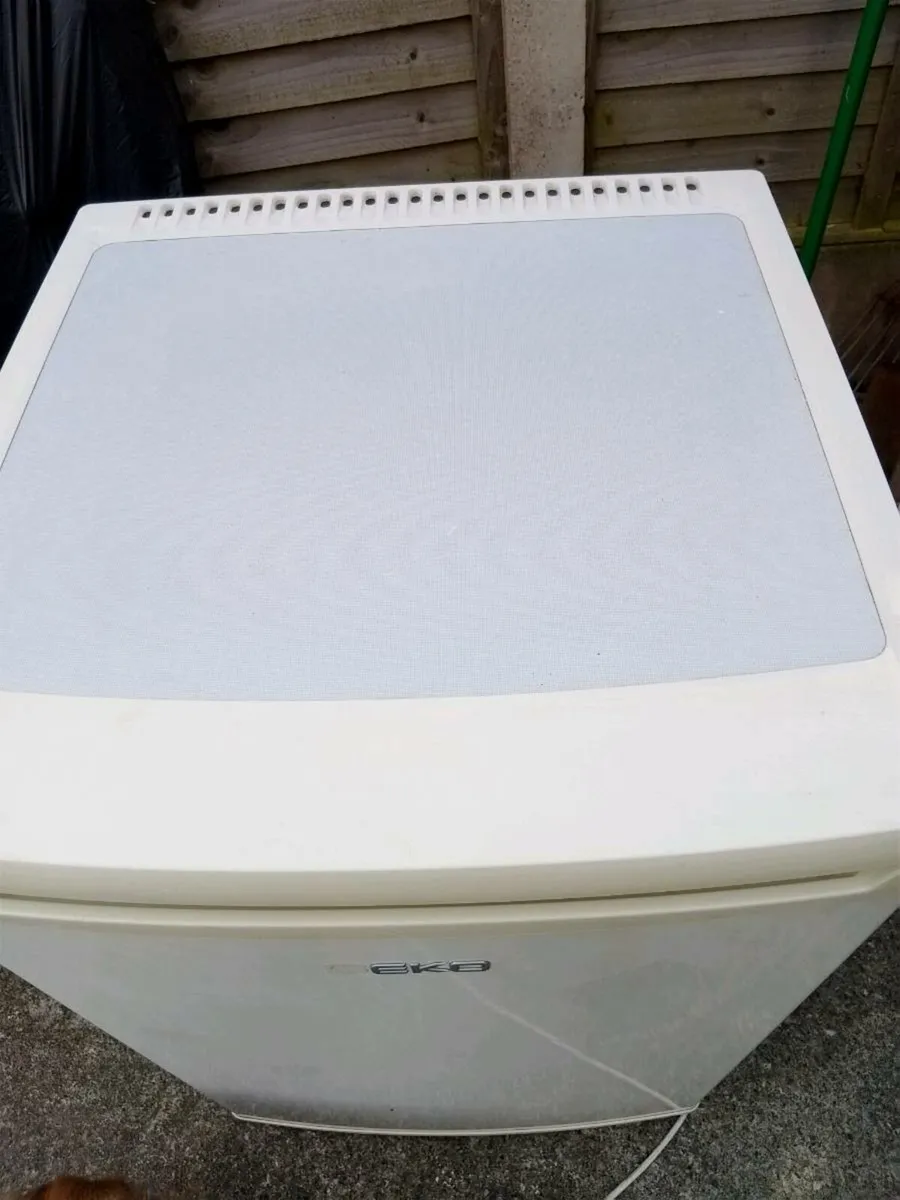 Small fridge - Image 2