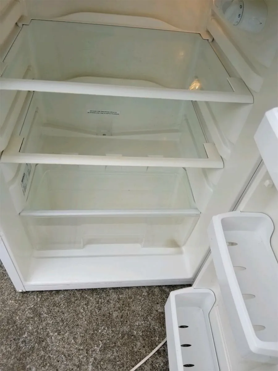 Small fridge - Image 3