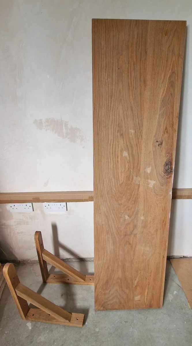 Oak Plank with oak brackets - Image 3