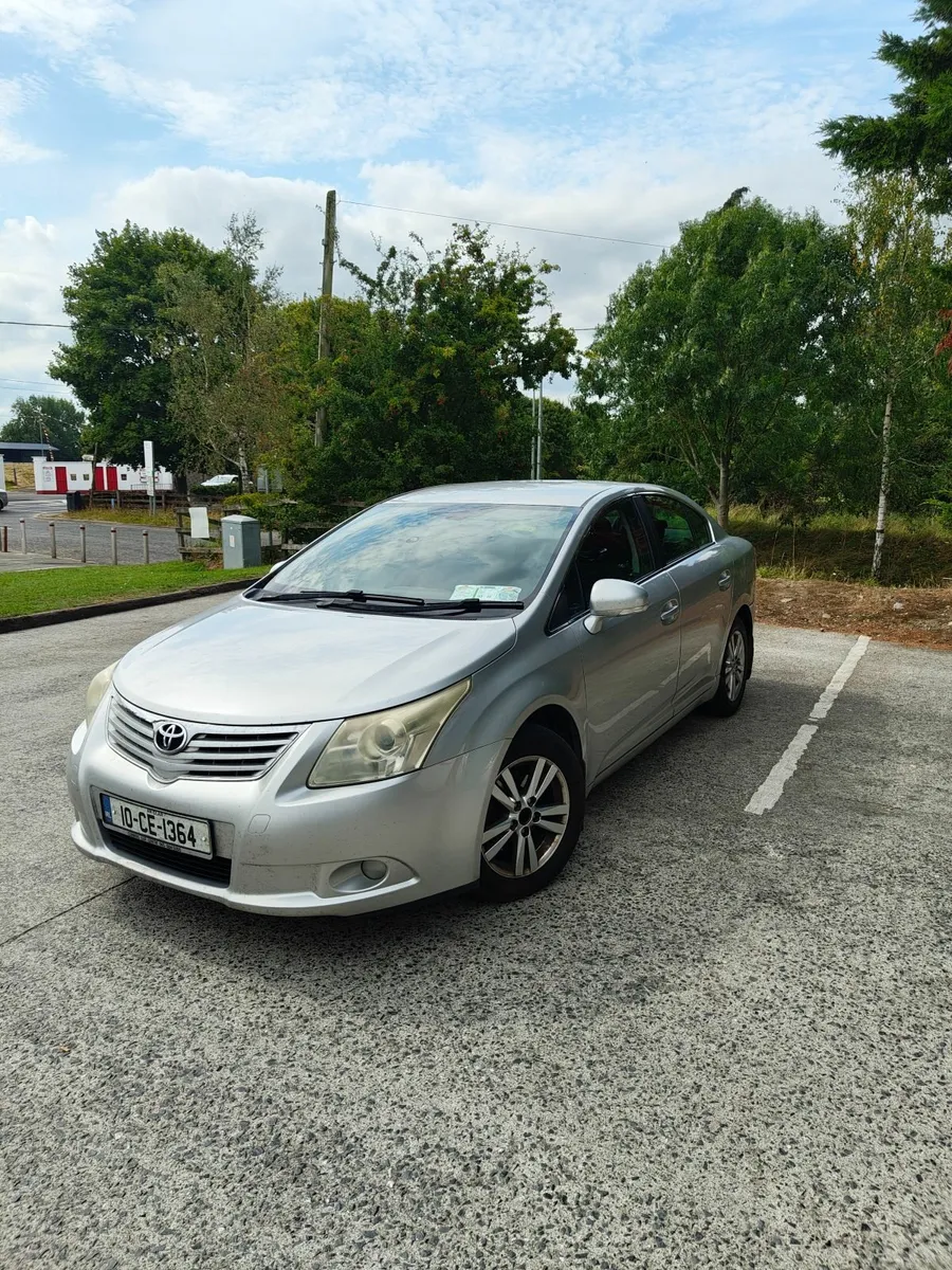 Toyota Avensis 2010 - Image 2