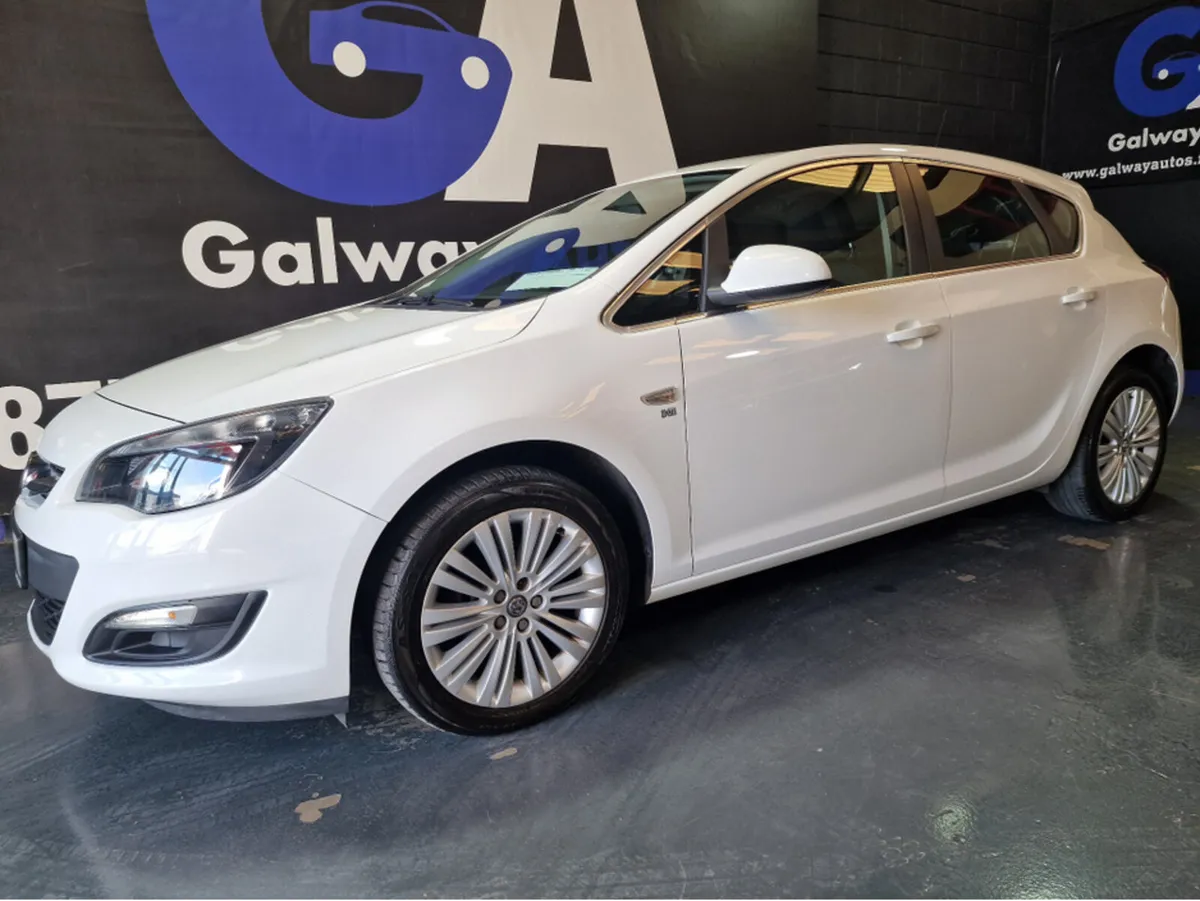 Opel Astra LOW MILAGE--SERVICE HISTORY AND NEW NCT - Image 3