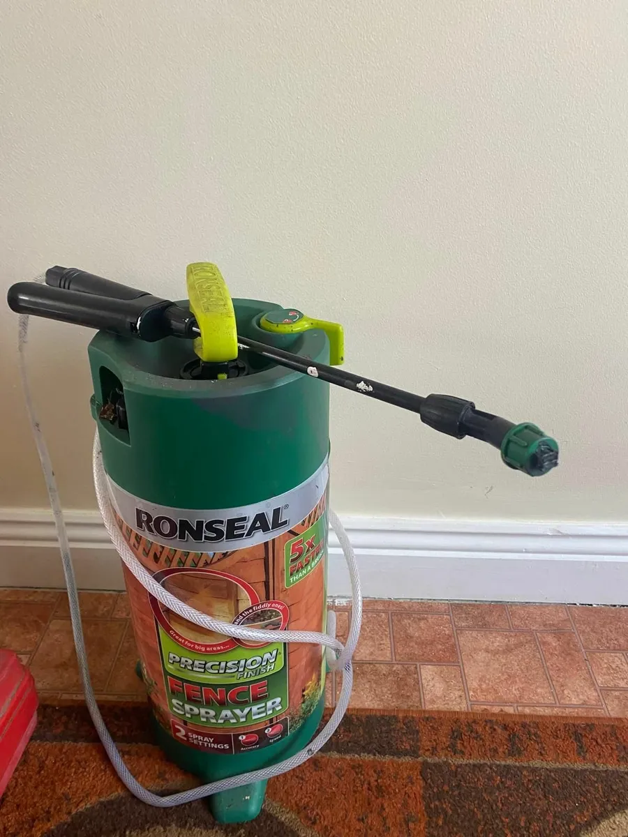 Fence sprayer - Image 1