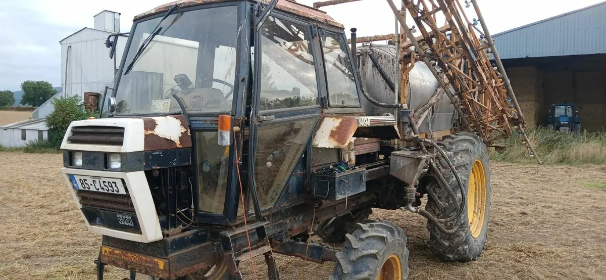 Self propelled  Chafer sprayer - Image 3