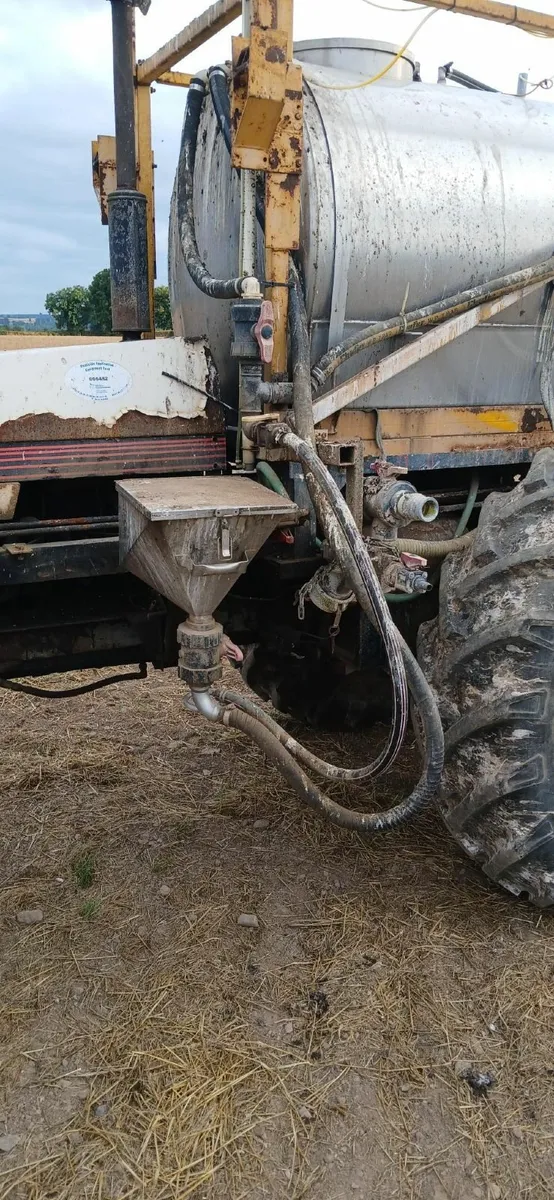 Self propelled  Chafer sprayer - Image 4