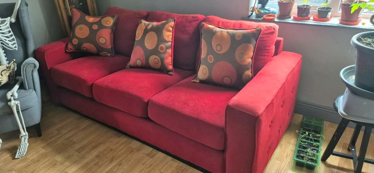 Sofa FREE - Image 1