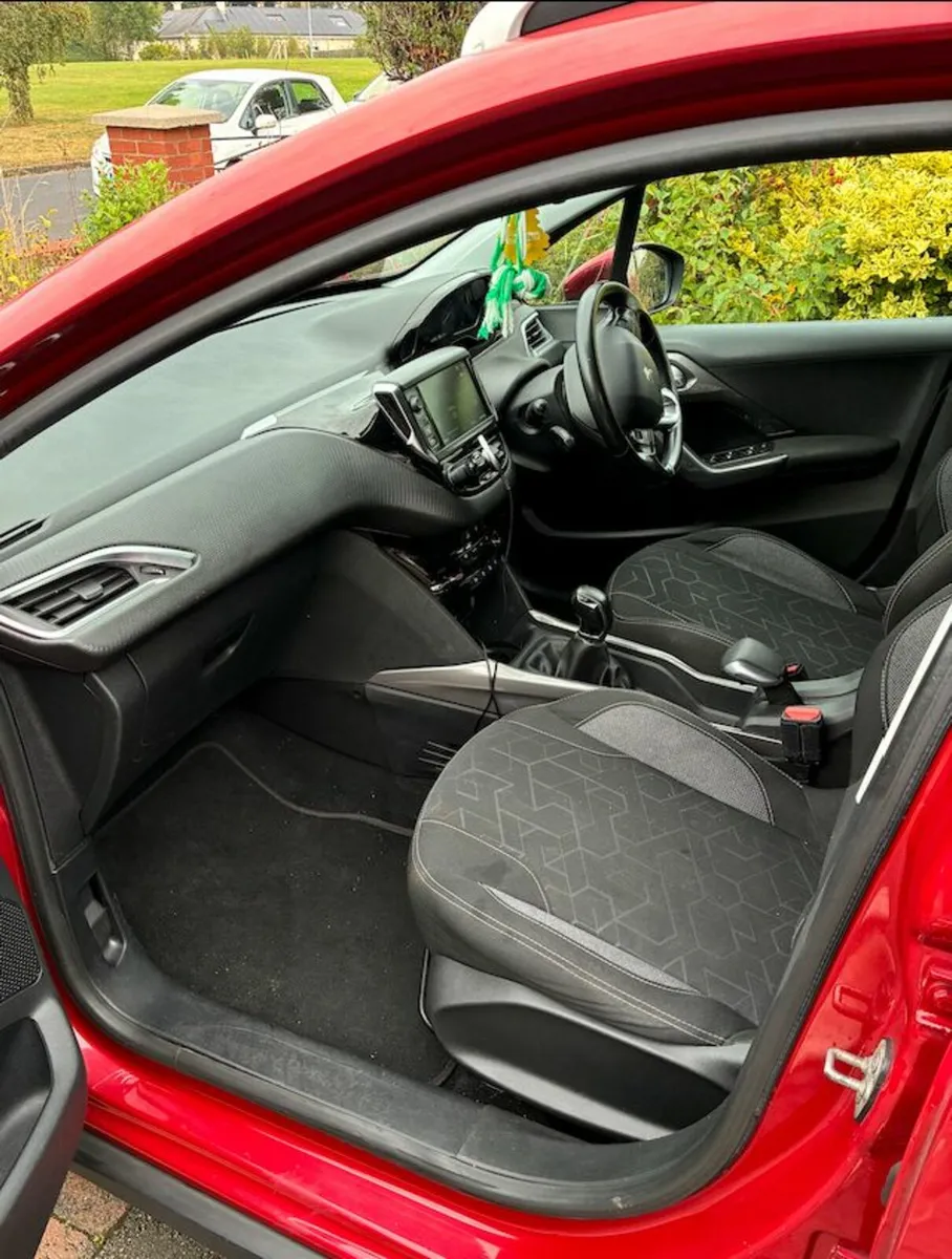 Peugeot 2008 2018 - Image 3