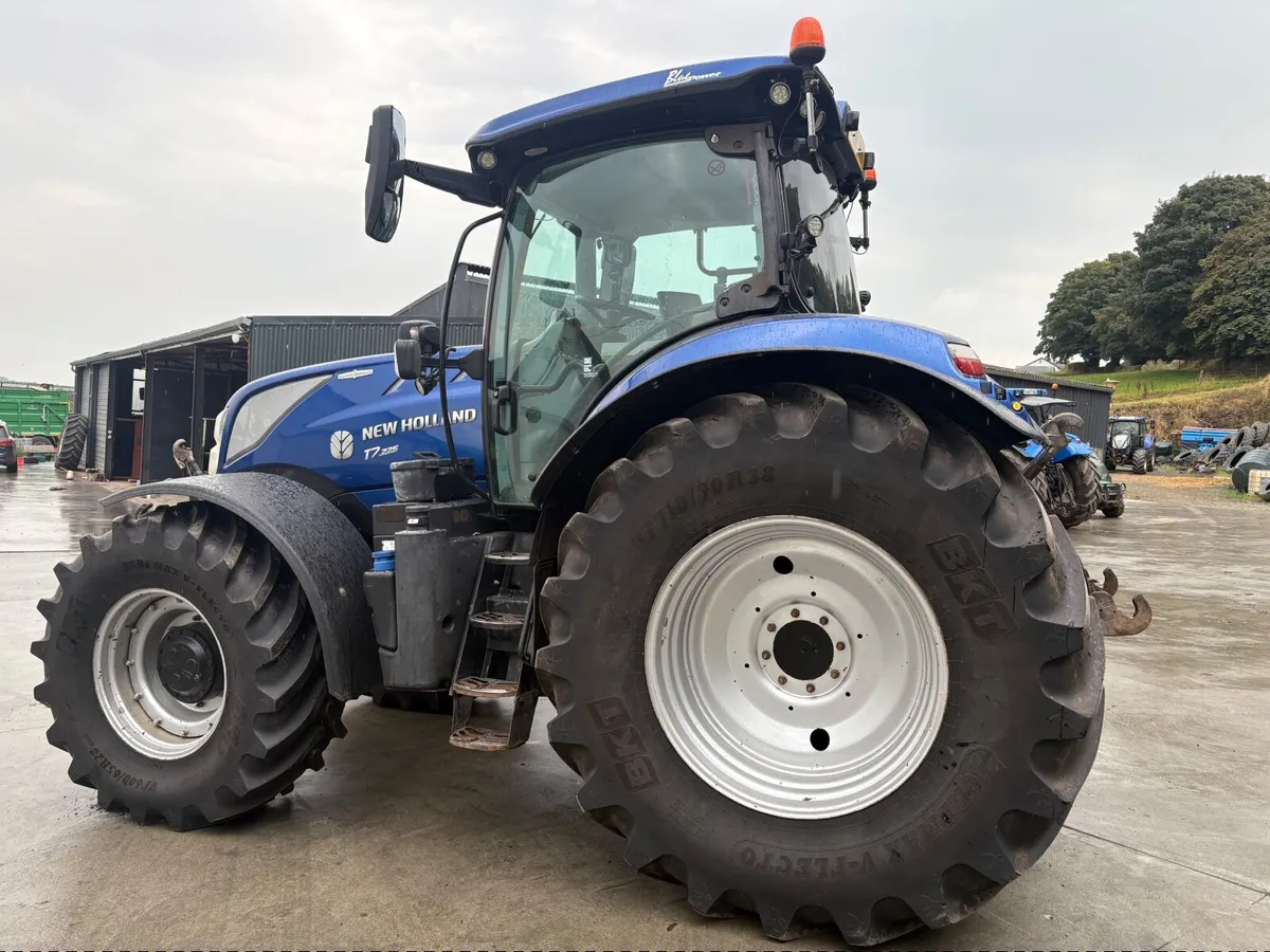2018 New Holland T7.225 ***Bluepower*** - Image 2