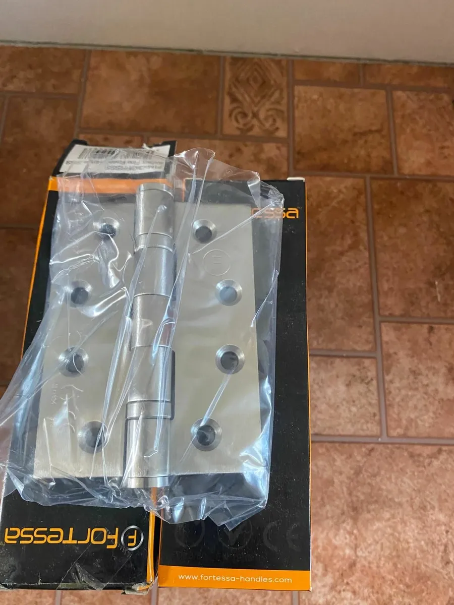 Door hinges - Image 1