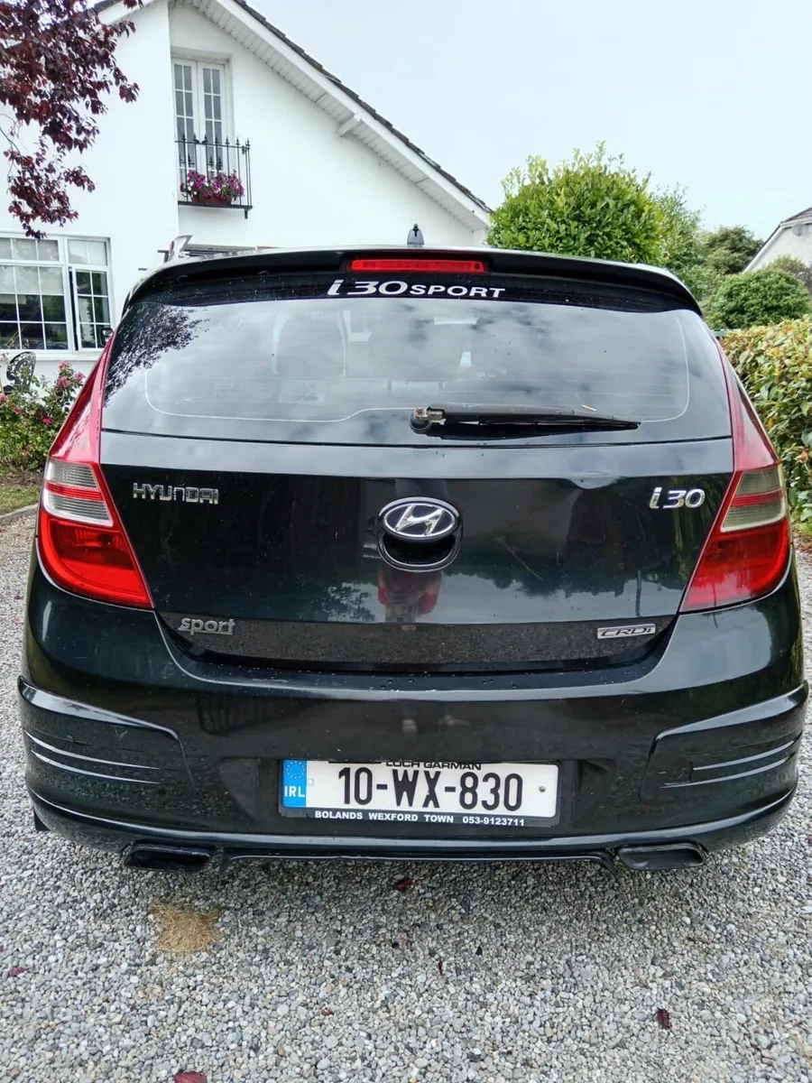 Hyundai i30 2010 - Image 2