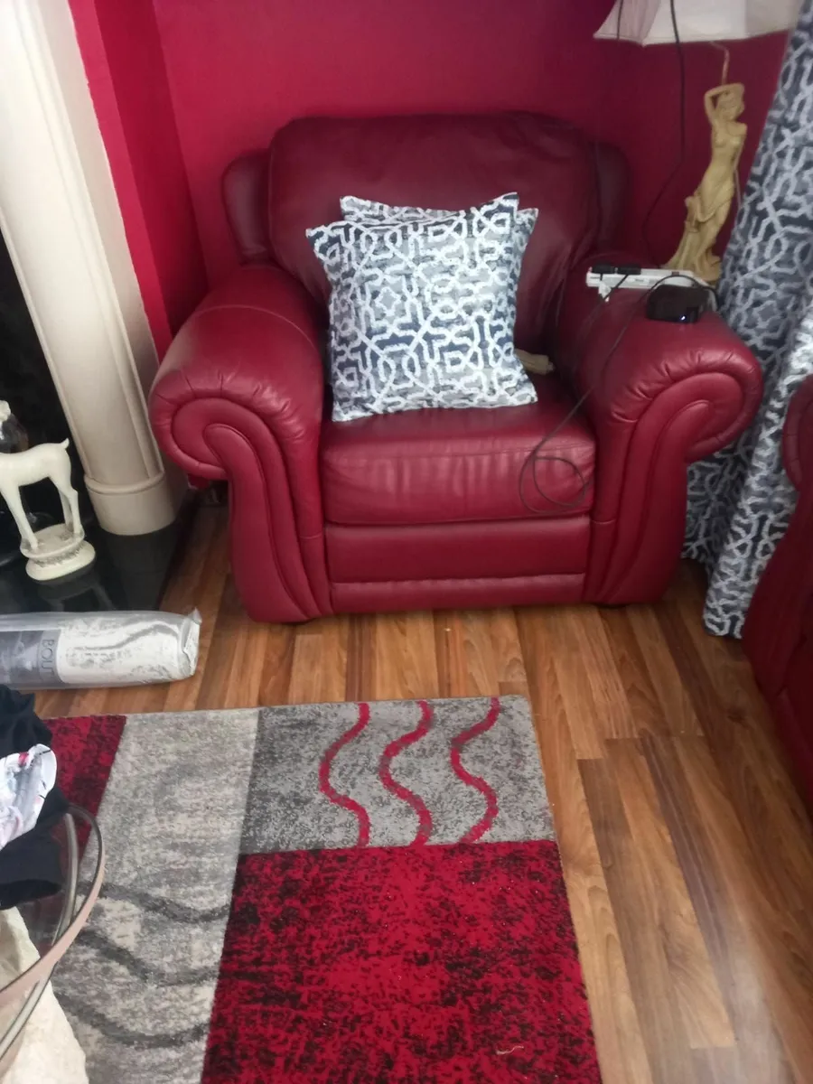 Sofa kitchen table and chairs - Image 2