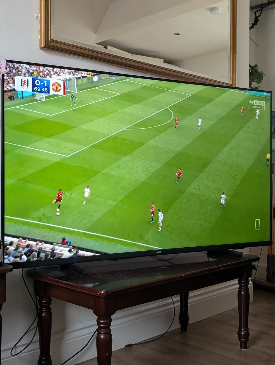 55 inch 4K Ultra HD Flatscreen TV Phillips - Image 1