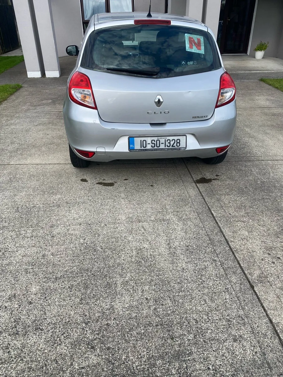 2010 Silver Renault Clio 1.1 petrol nct 01/26 - Image 3