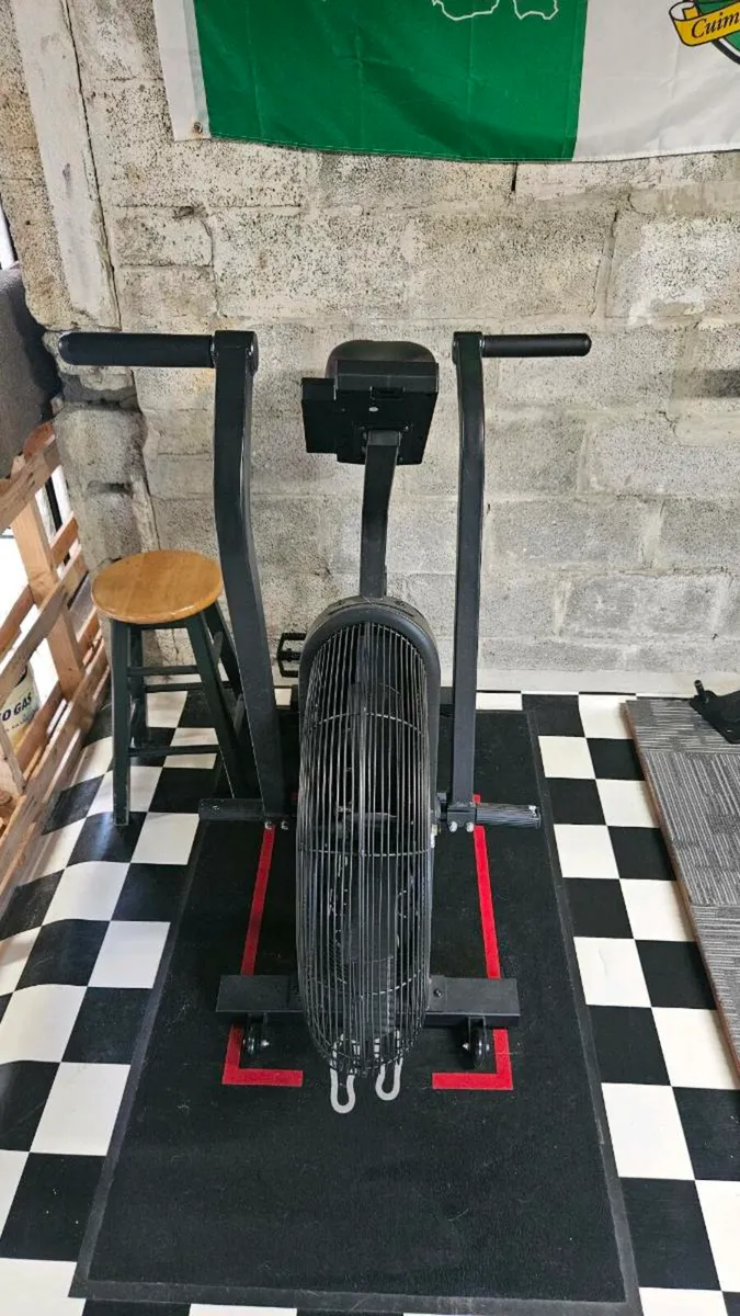 Bolt Air Bike - Image 2