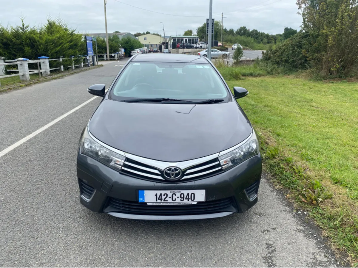 Toyota Corolla 1.4 D-4D AURA 4DR - Image 3