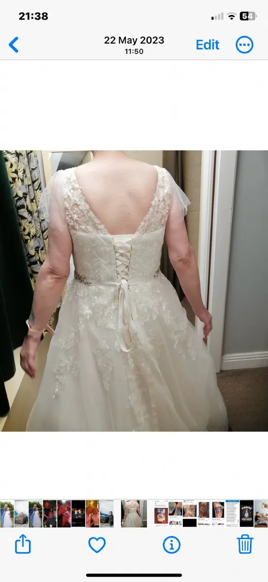Wedding dress - Image 4