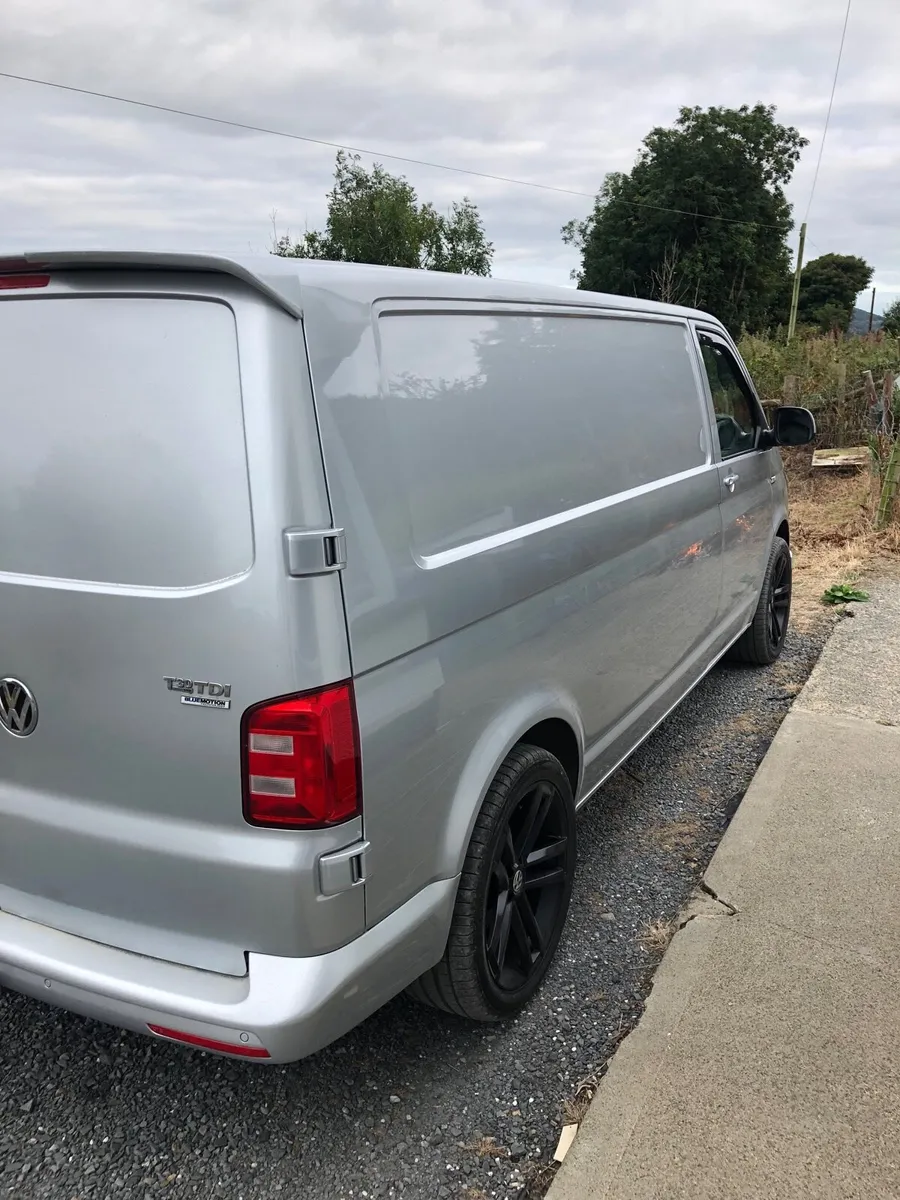 Volkswagen transporter van car - Image 3