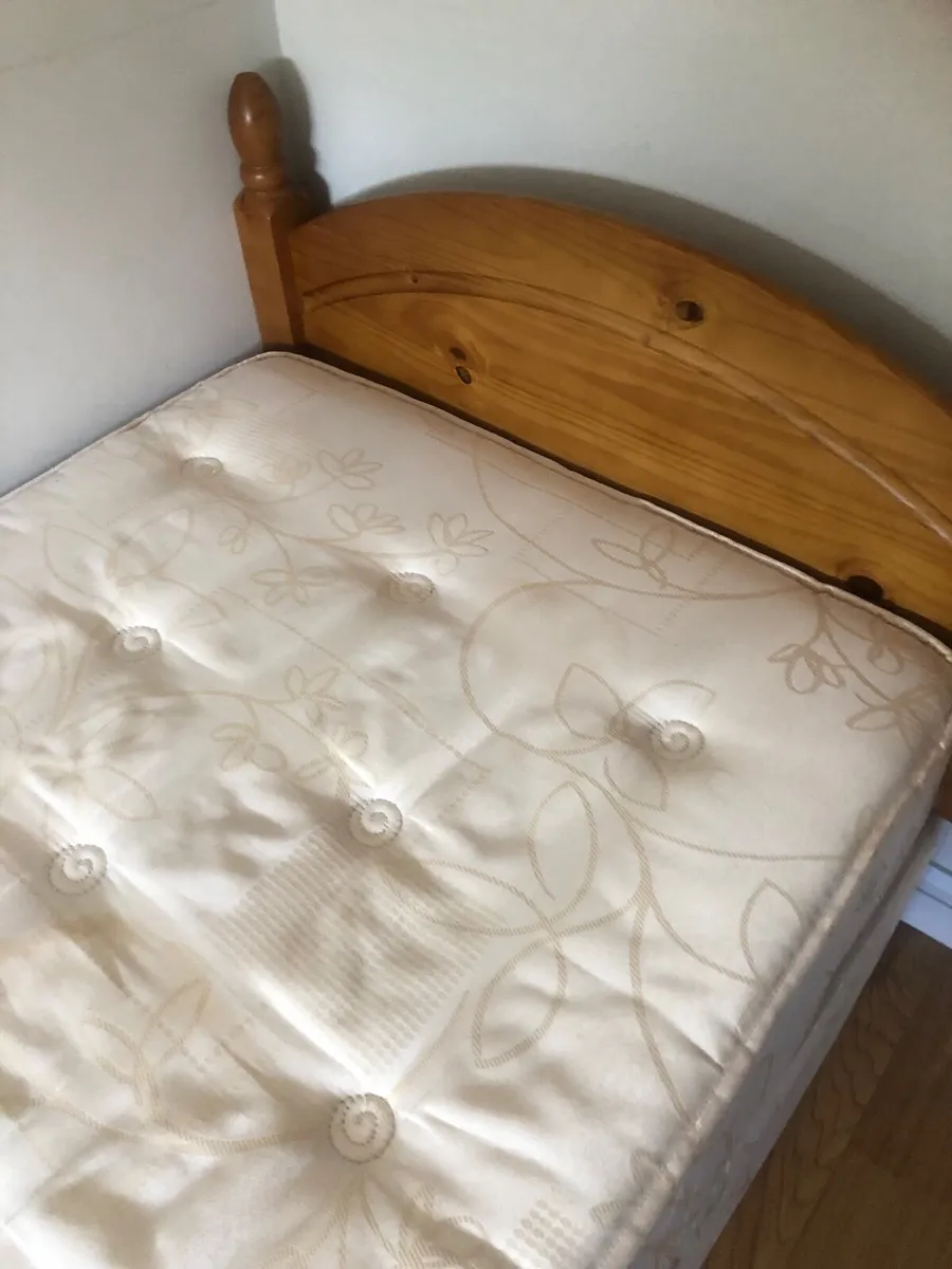 Single bed - Image 1