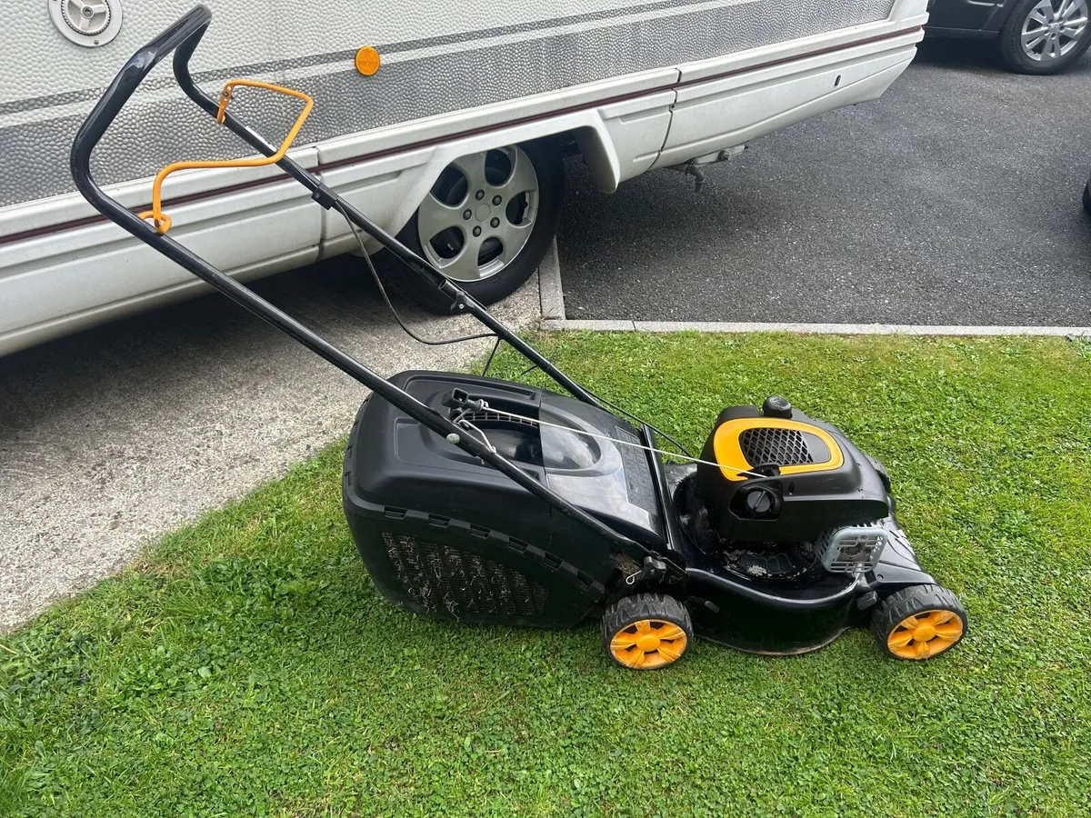 Petrol lawnmower - Image 3