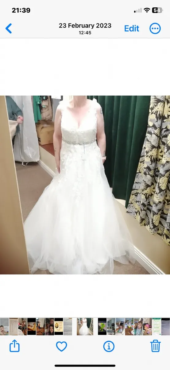 Wedding dress - Image 1