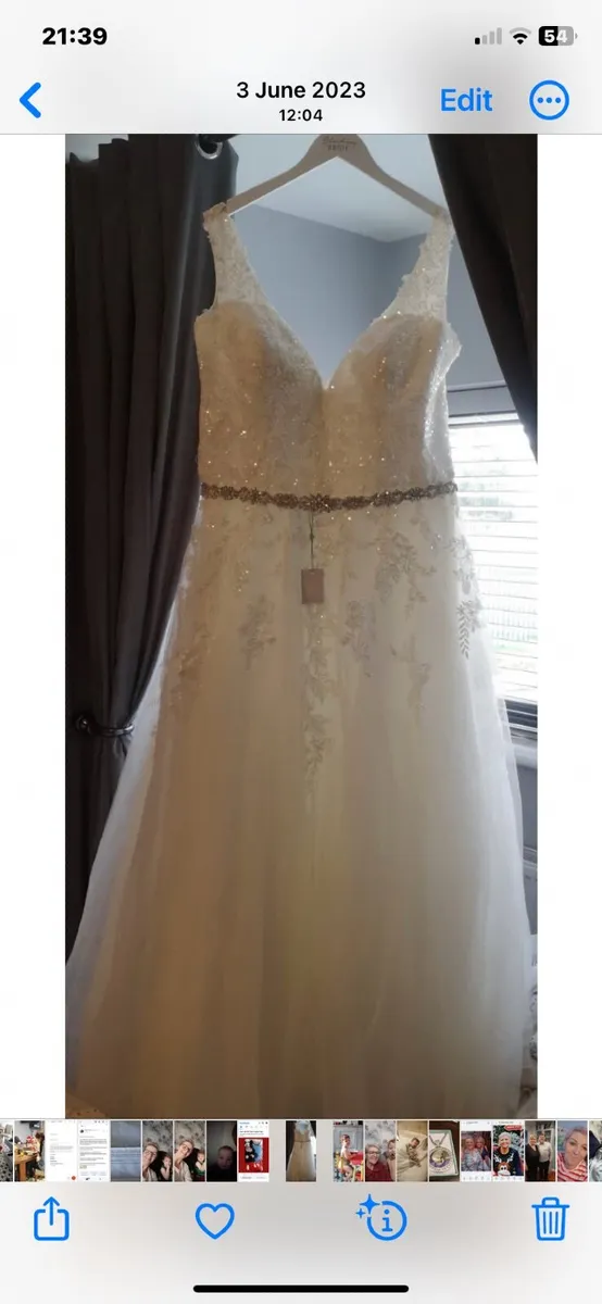 Wedding dress - Image 2